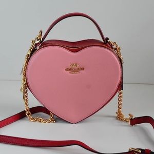 Coach heart crossbody 💗